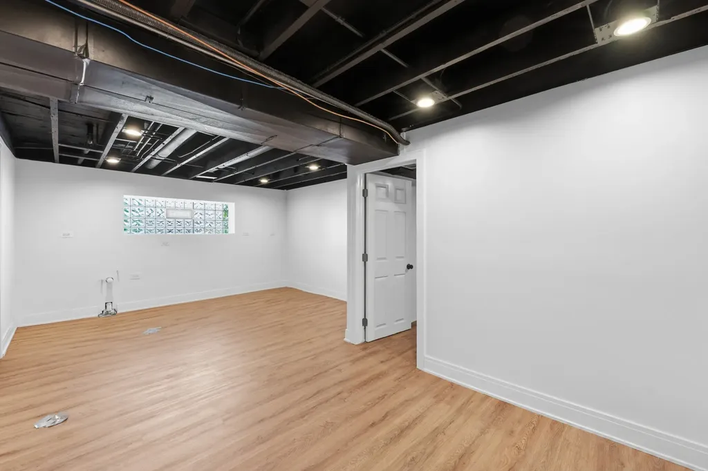 6600 South Washtenaw Avenue Chicago IL 60629