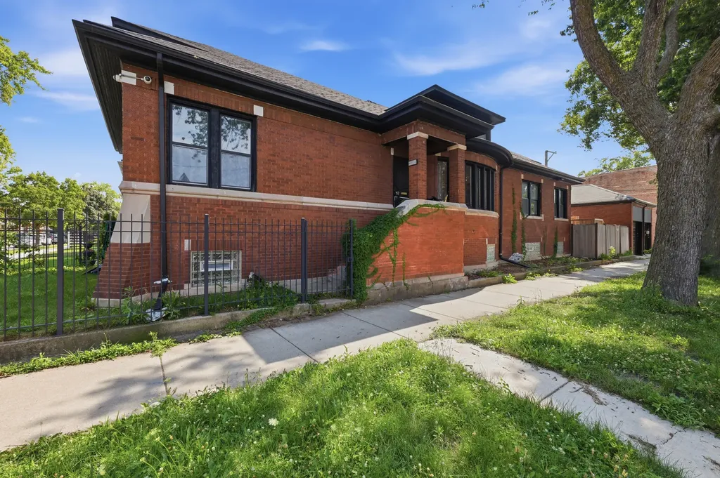 6600 South Washtenaw Avenue Chicago IL 60629
