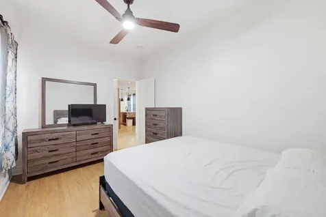 6600 South Washtenaw Avenue Chicago IL 60629