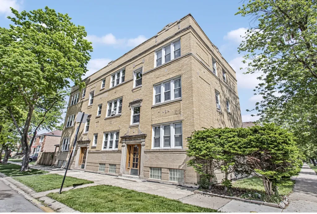 5004 West Newport Avenue Chicago IL 60641