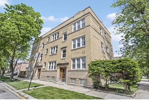 5004 West Newport Avenue Chicago IL 60641