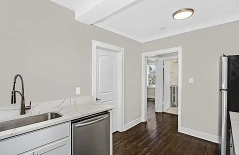 5004 West Newport Avenue Chicago IL 60641