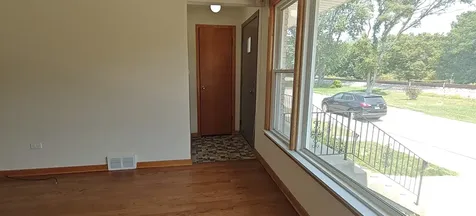 10824 South Sacramento Avenue Chicago IL 60655