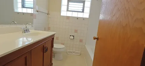 10824 South Sacramento Avenue Chicago IL 60655