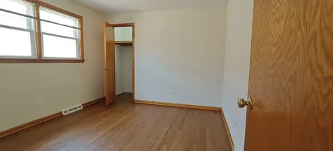 10824 South Sacramento Avenue Chicago IL 60655