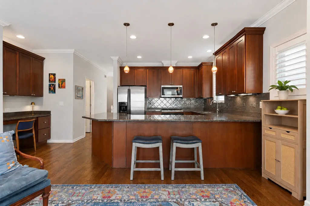 4008 North Kolmar Avenue Chicago IL 60641
