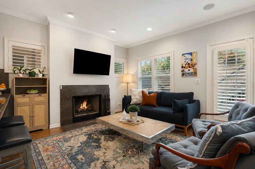 4008 North Kolmar Avenue Chicago IL 60641