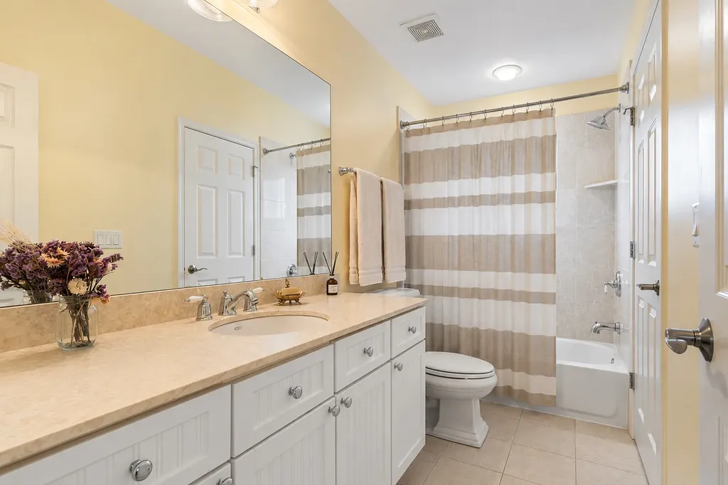 4008 North Kolmar Avenue Chicago IL 60641