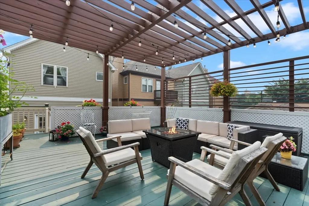 4008 North Kolmar Avenue Chicago IL 60641