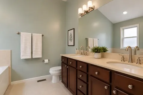 4008 North Kolmar Avenue Chicago IL 60641