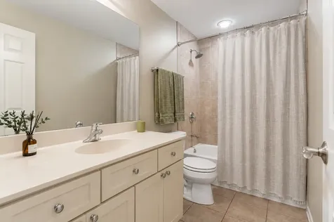 4008 North Kolmar Avenue Chicago IL 60641