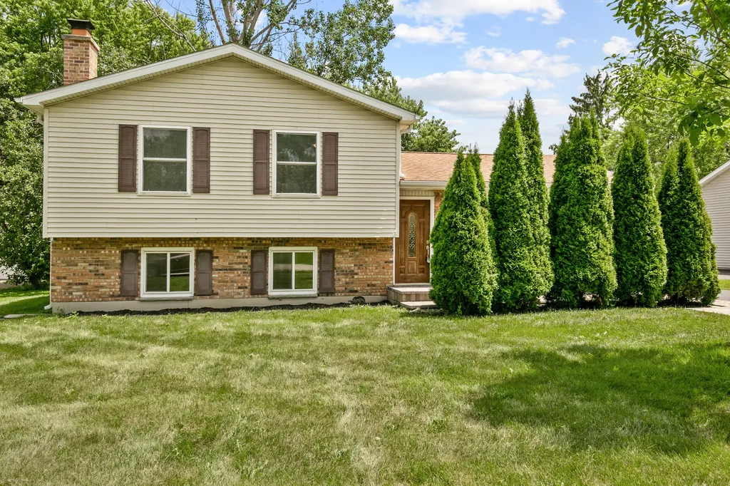 219 Countryside Lane Lindenhurst IL 60046