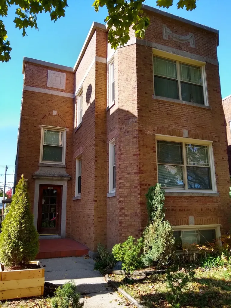 7912 Karlov Avenue Skokie IL 60076
