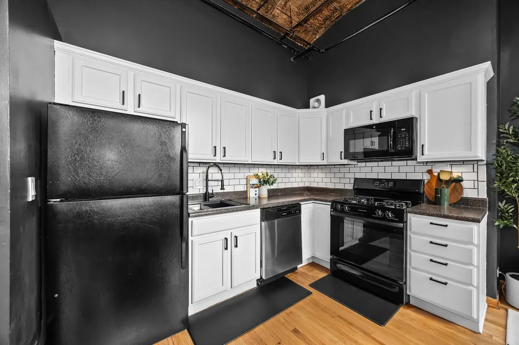 633 South Plymouth Court Chicago IL 60605