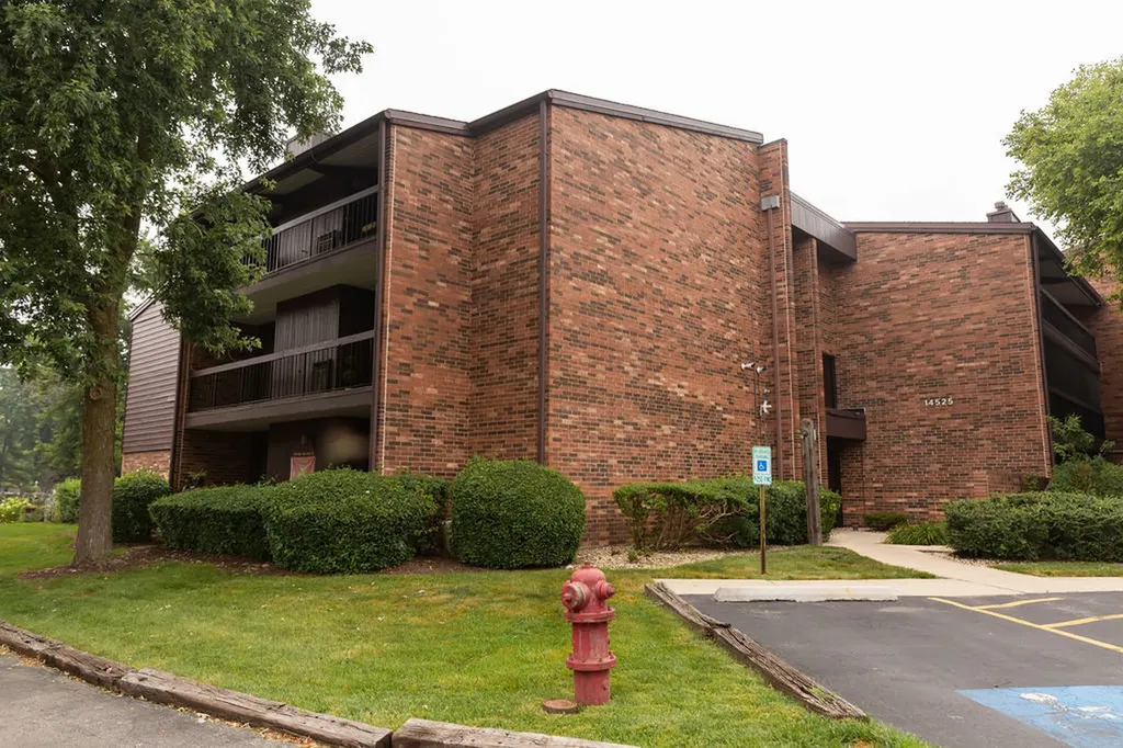 14525 Walden Court Oak Forest IL 60452