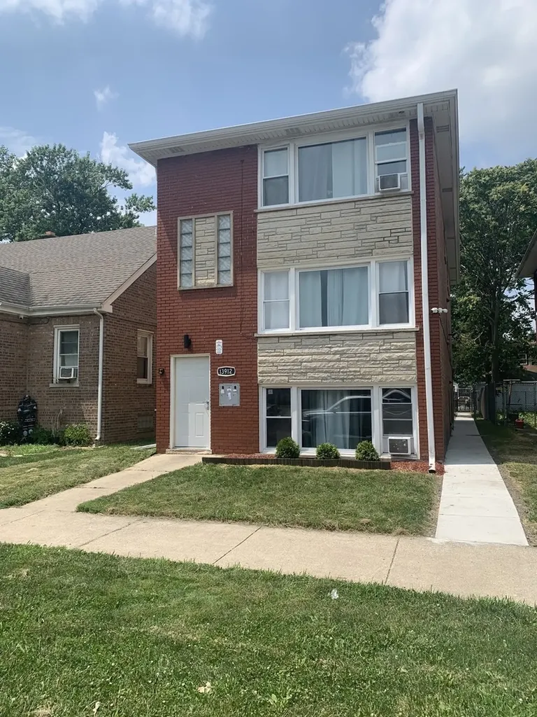 13912 South Edbrooke Avenue Riverdale IL 60827