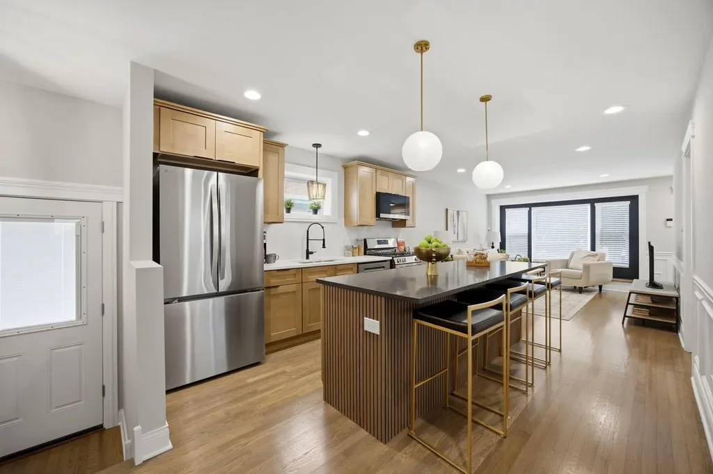 9118 South Wallace Street Chicago IL 60620