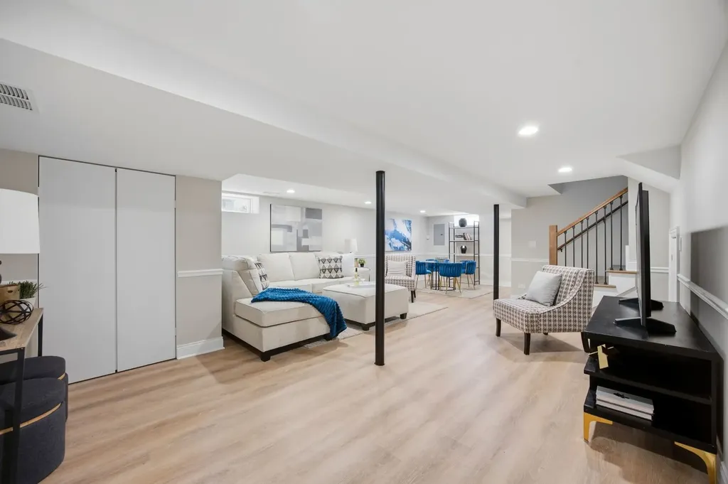 9118 South Wallace Street Chicago IL 60620