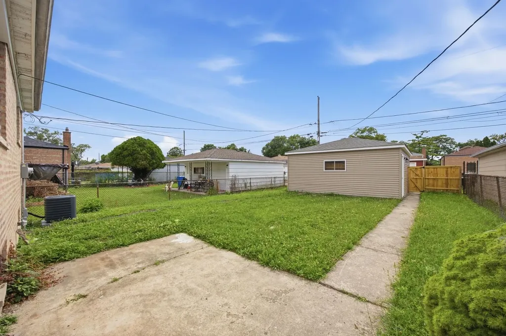 9118 South Wallace Street Chicago IL 60620