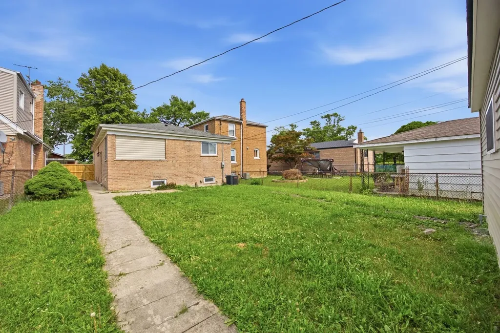 9118 South Wallace Street Chicago IL 60620