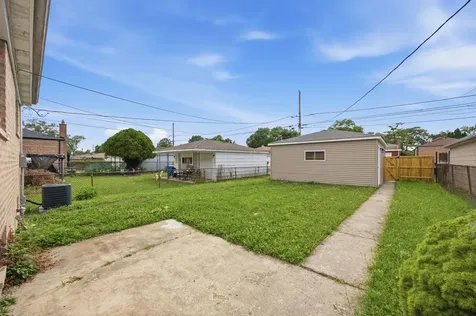 9118 South Wallace Street Chicago IL 60620
