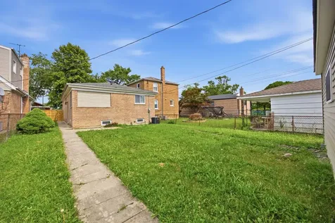 9118 South Wallace Street Chicago IL 60620