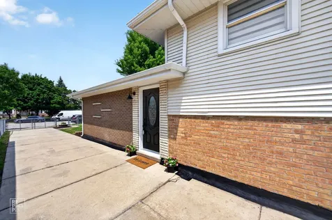 7725 Narragansett Avenue Burbank IL 60459