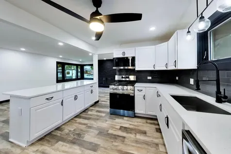 1619 Elizabeth Avenue North Chicago IL 60064
