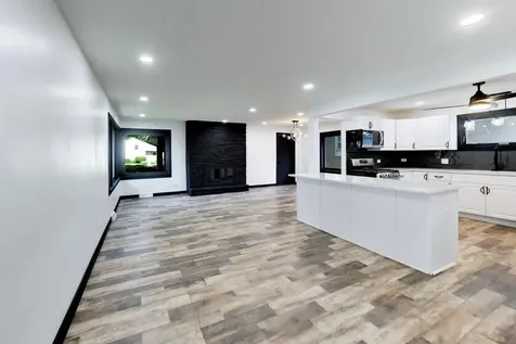 1619 Elizabeth Avenue North Chicago IL 60064