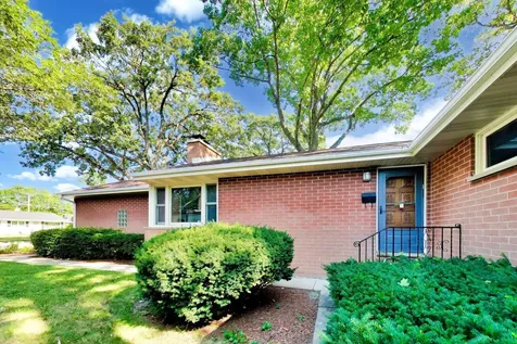 1619 Elizabeth Avenue North Chicago IL 60064