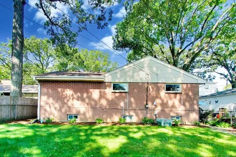 1619 Elizabeth Avenue North Chicago IL 60064