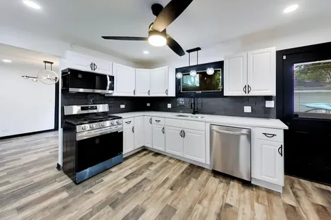 1619 Elizabeth Avenue North Chicago IL 60064