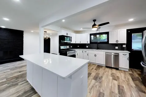 1619 Elizabeth Avenue North Chicago IL 60064