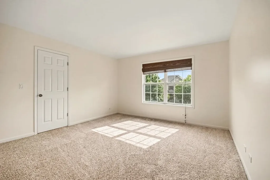 2095 Rockland Drive Aurora IL 60503