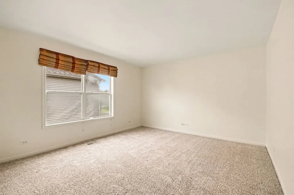 2095 Rockland Drive Aurora IL 60503