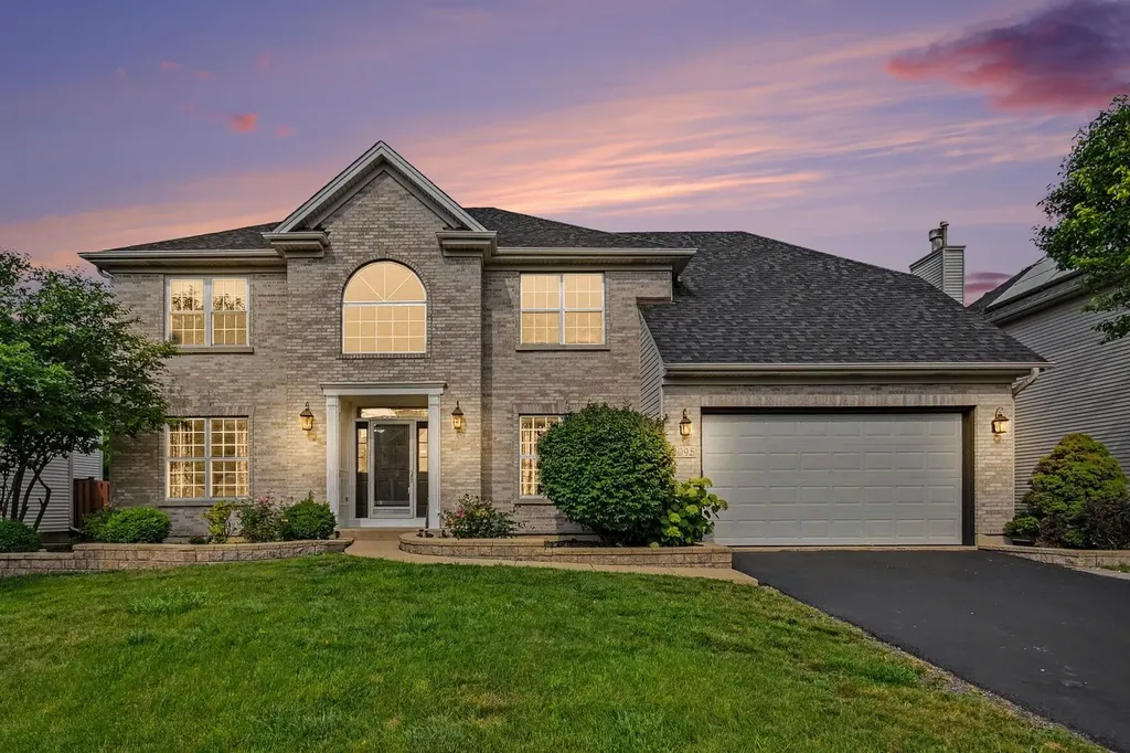 2095 Rockland Drive Aurora IL 60503