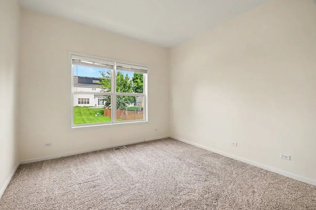 2095 Rockland Drive Aurora IL 60503