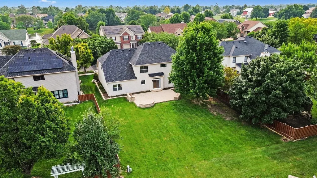 2095 Rockland Drive Aurora IL 60503