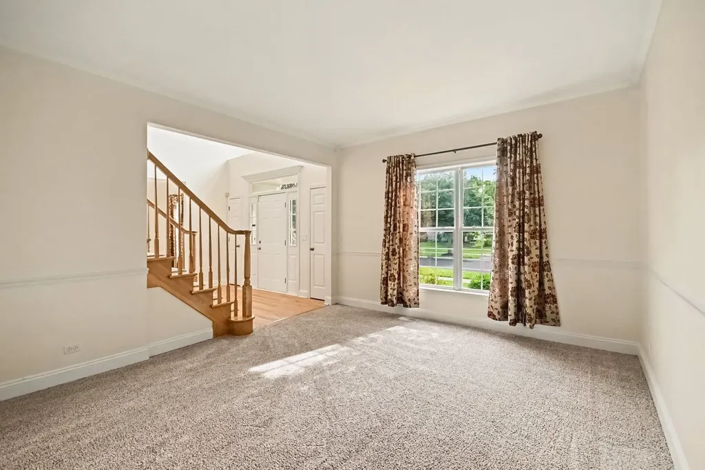 2095 Rockland Drive Aurora IL 60503