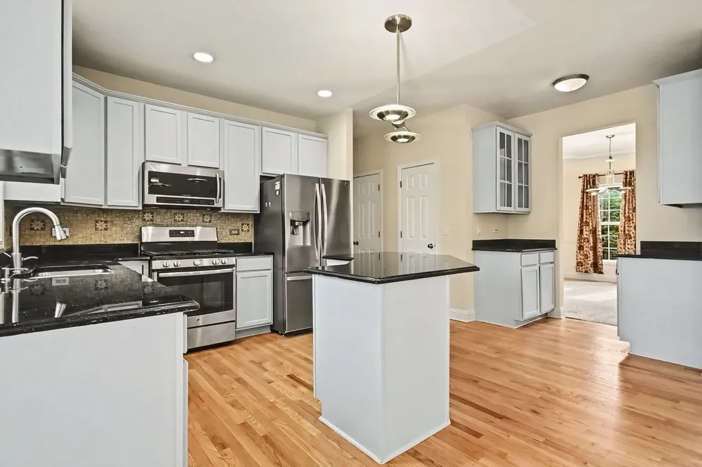2095 Rockland Drive Aurora IL 60503