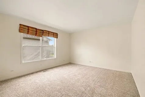 2095 Rockland Drive Aurora IL 60503