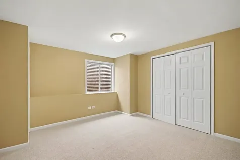 2095 Rockland Drive Aurora IL 60503