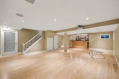 2095 Rockland Drive Aurora IL 60503