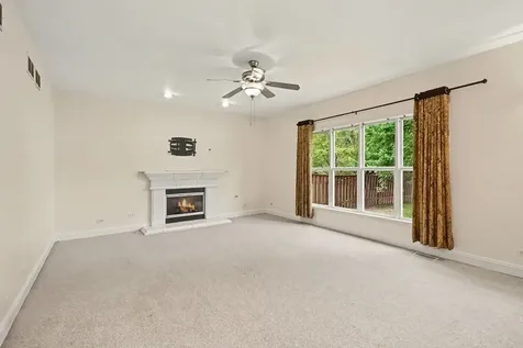 2095 Rockland Drive Aurora IL 60503