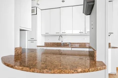 2650 North Lakeview Avenue Chicago IL 60614