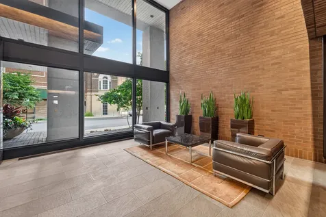 2650 North Lakeview Avenue Chicago IL 60614