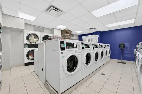 2650 North Lakeview Avenue Chicago IL 60614