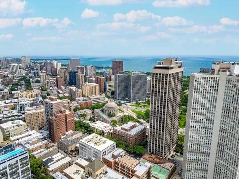 2650 North Lakeview Avenue Chicago IL 60614