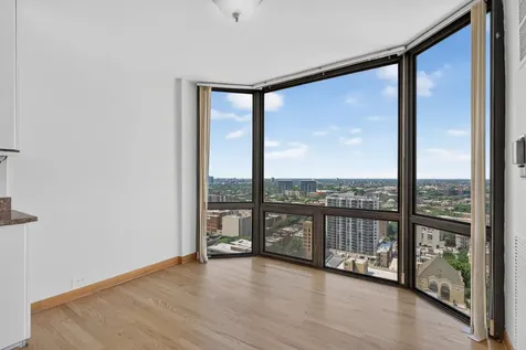 2650 North Lakeview Avenue Chicago IL 60614