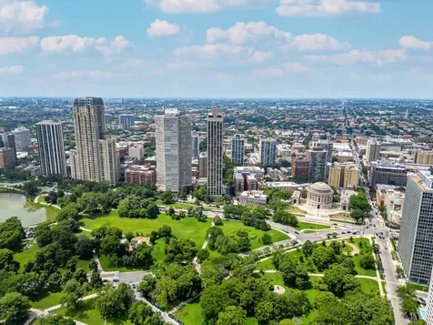 2650 North Lakeview Avenue Chicago IL 60614